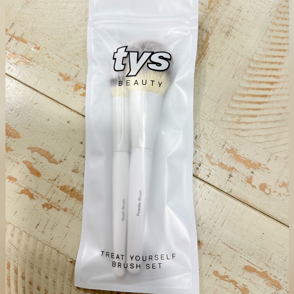 NWT TYS Brush Set